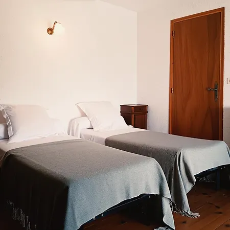 D'hotes Du Domaine De Cabrieres Bed & Breakfast 3*