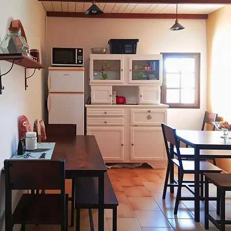 D'hotes Du Domaine De Cabrieres Bed & Breakfast