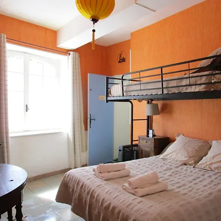 D'hotes Du Domaine De Cabrieres Bed & Breakfast