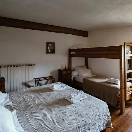 D'hotes Du Domaine De Cabrieres Bed & Breakfast 3*